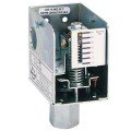 Dwyer CD-150 Differential Pressure Switch, 10 to 150 psig, double bellows-
