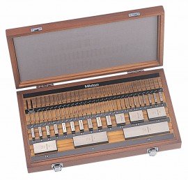 Mitutoyo 516-442-26 Metric Gauge Block Square Steel Set, grade-0-